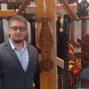 Романтика кладбищ: после работы Мохова на могилах находят свечи и женские трусы