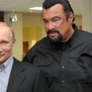 Стивен Сигал прибыл на Парад Победы — 2019 в Москве. Занял место ветеранов?